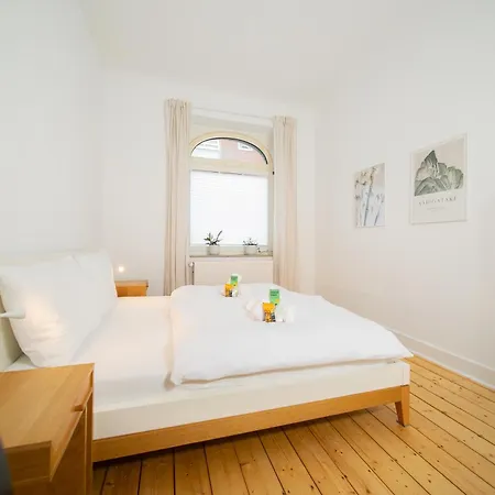 65 Sqm - 2 Schlafzimmer - Balkon - Kueche * Neuss