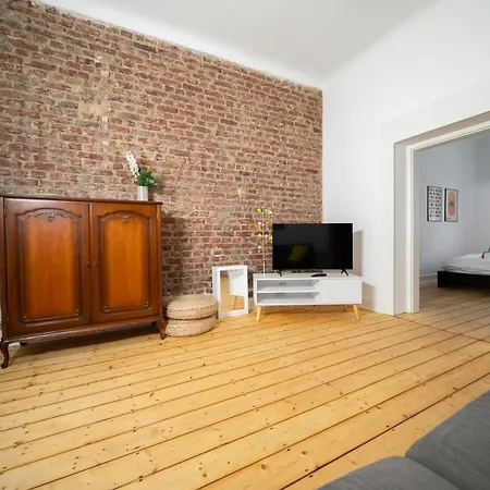 Lägenhet 65 Sqm - 2 Schlafzimmer - Balkon - Kueche