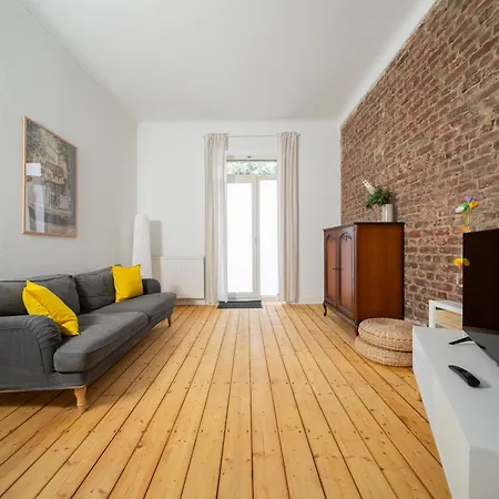 65 Sqm - 2 Schlafzimmer - Balkon - Kueche * Neuss