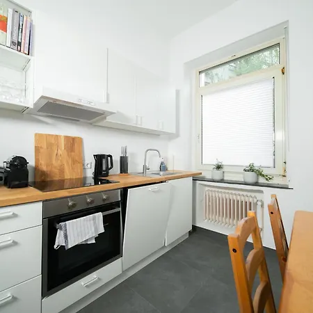 65 Sqm - 2 Schlafzimmer - Balkon - Kueche * Neuss