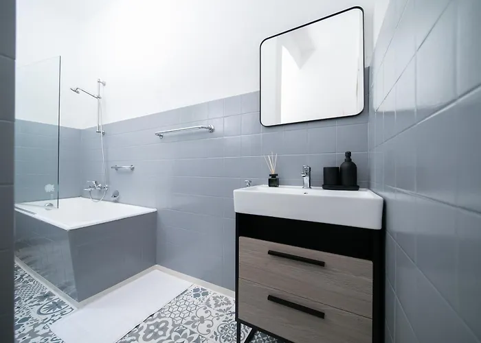 Lejlighed 65 Sqm - 2 Schlafzimmer - Balkon - Kueche *