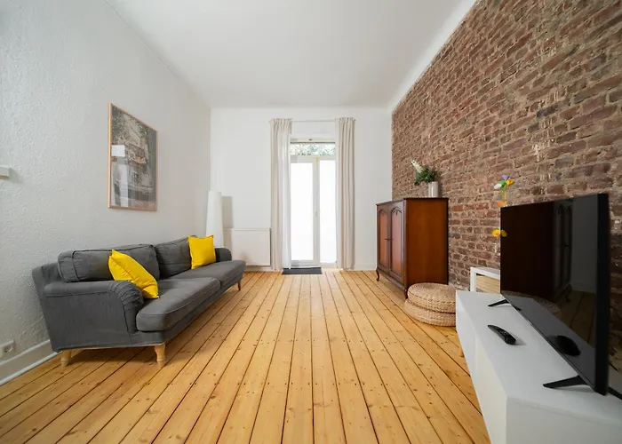 65 Sqm - 2 Schlafzimmer - Balkon - Küche * Neuss