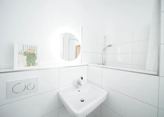 Apartment 65 Sqm - 2 Schlafzimmer - Balkon - Küche