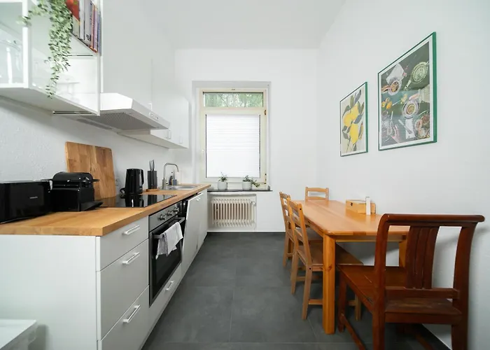 65 Sqm - 2 Schlafzimmer - Balkon - Kueche Lejlighed Neuss