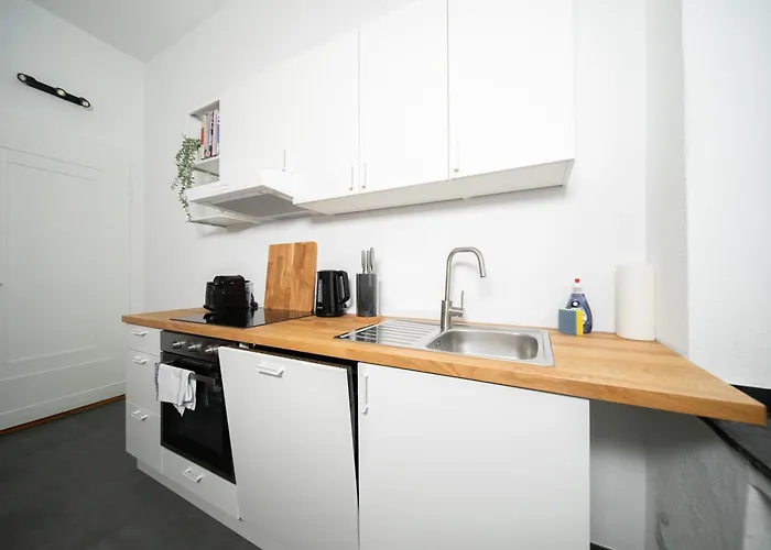 65 Sqm - 2 Schlafzimmer - Balkon - Küche